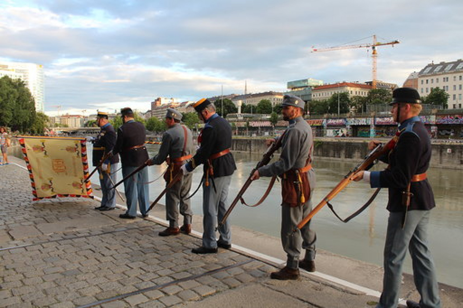 General de Charge am Donaukanal - Wien